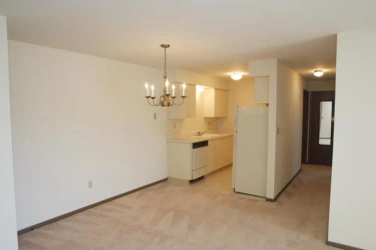 Kenosha apartments for rent - image - 1830-living.jpg