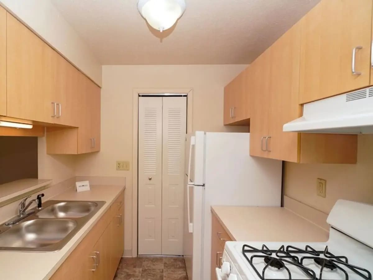 Wood Creek Apartments - Apartment - 6