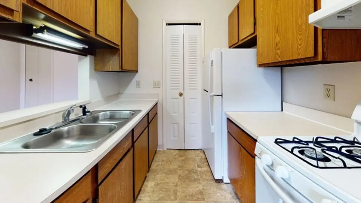 Wood Creek Apartments - Apartment - 4