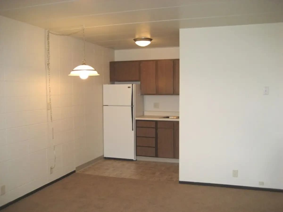 Maplewood Apartments (39th Avenue #07) - Apartment - 3