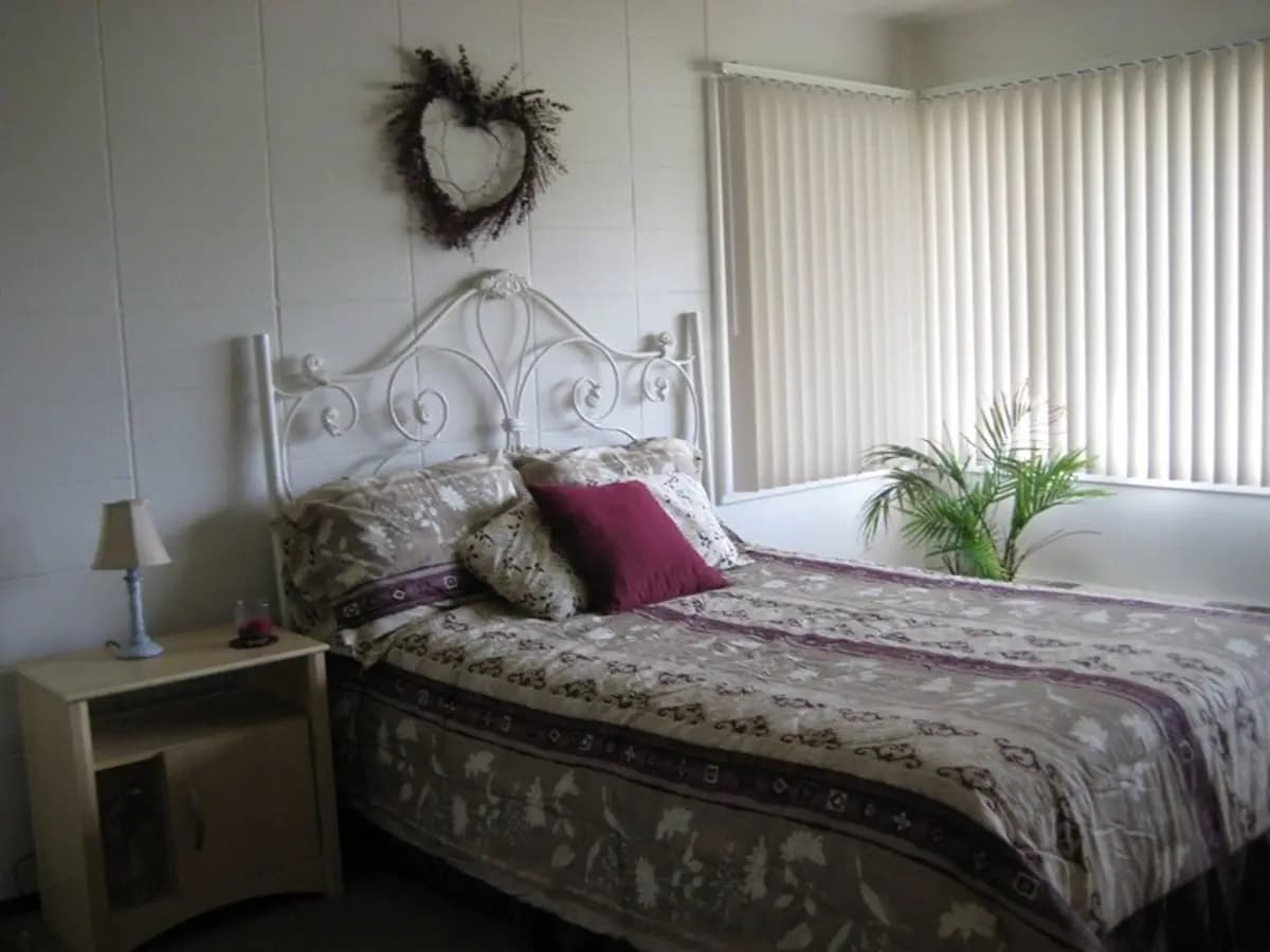 Maplewood Apartments (39th Avenue #07) - Apartment - 6