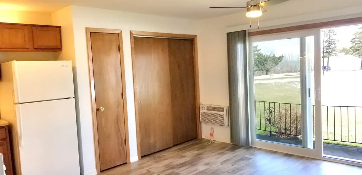 720 35th St - Apartment - 2