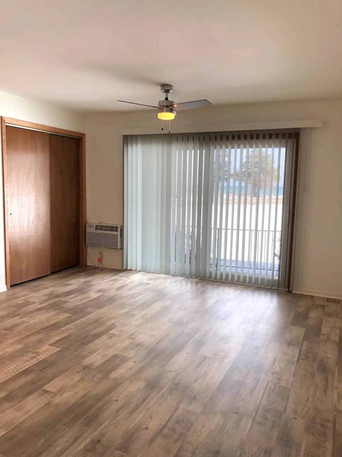 720 35th St - Apartment - 12