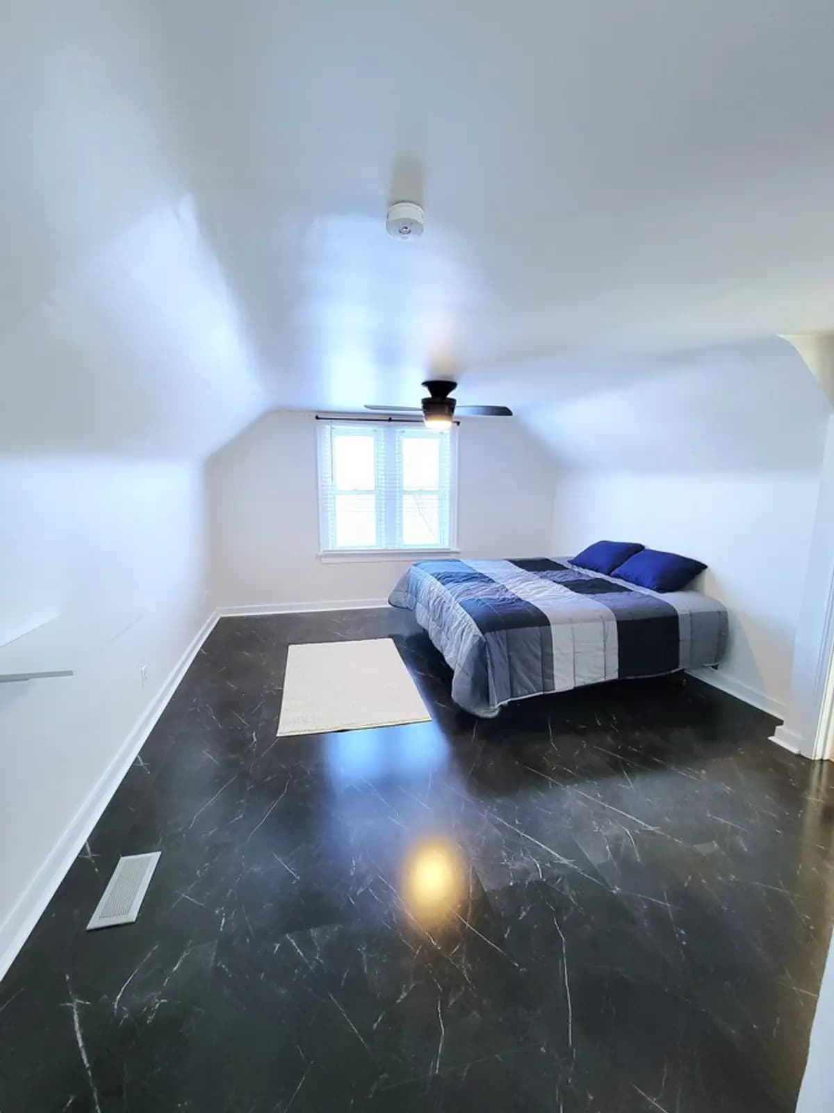 611 16th Place - Apartment - 12