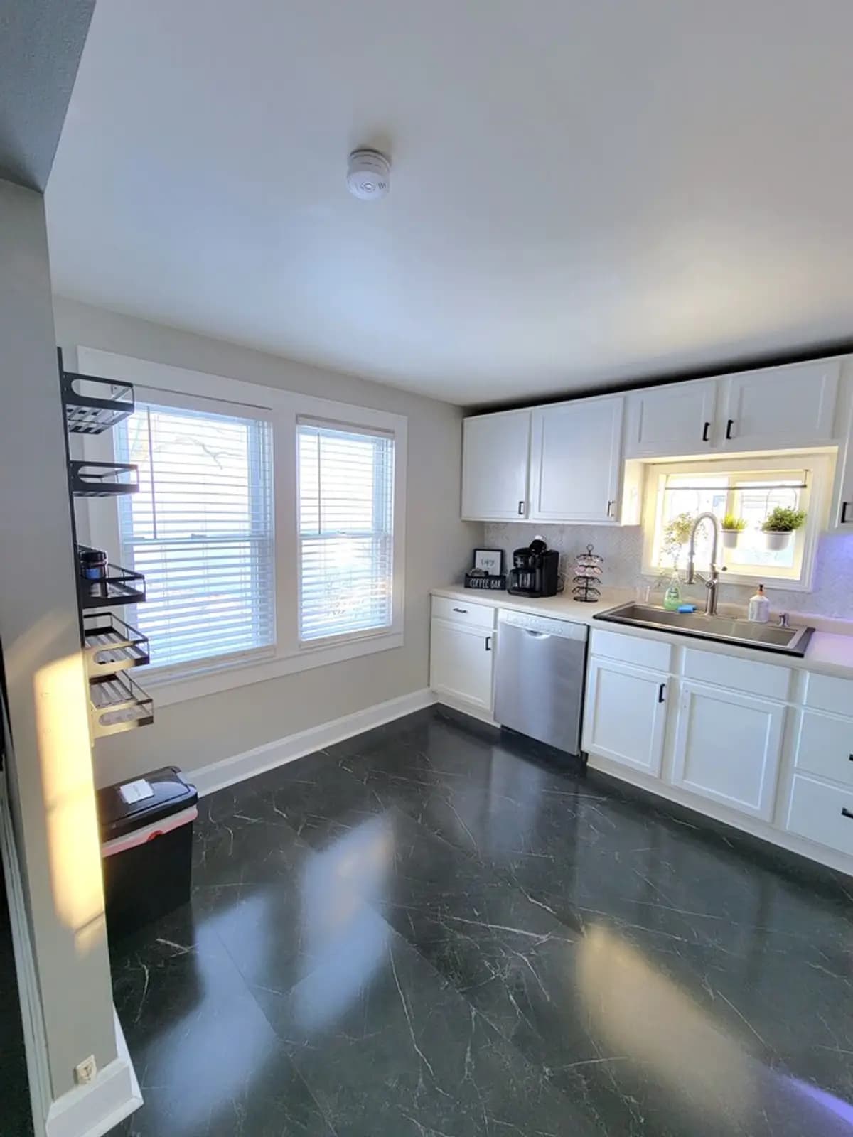 611 16th Place - Apartment - 9