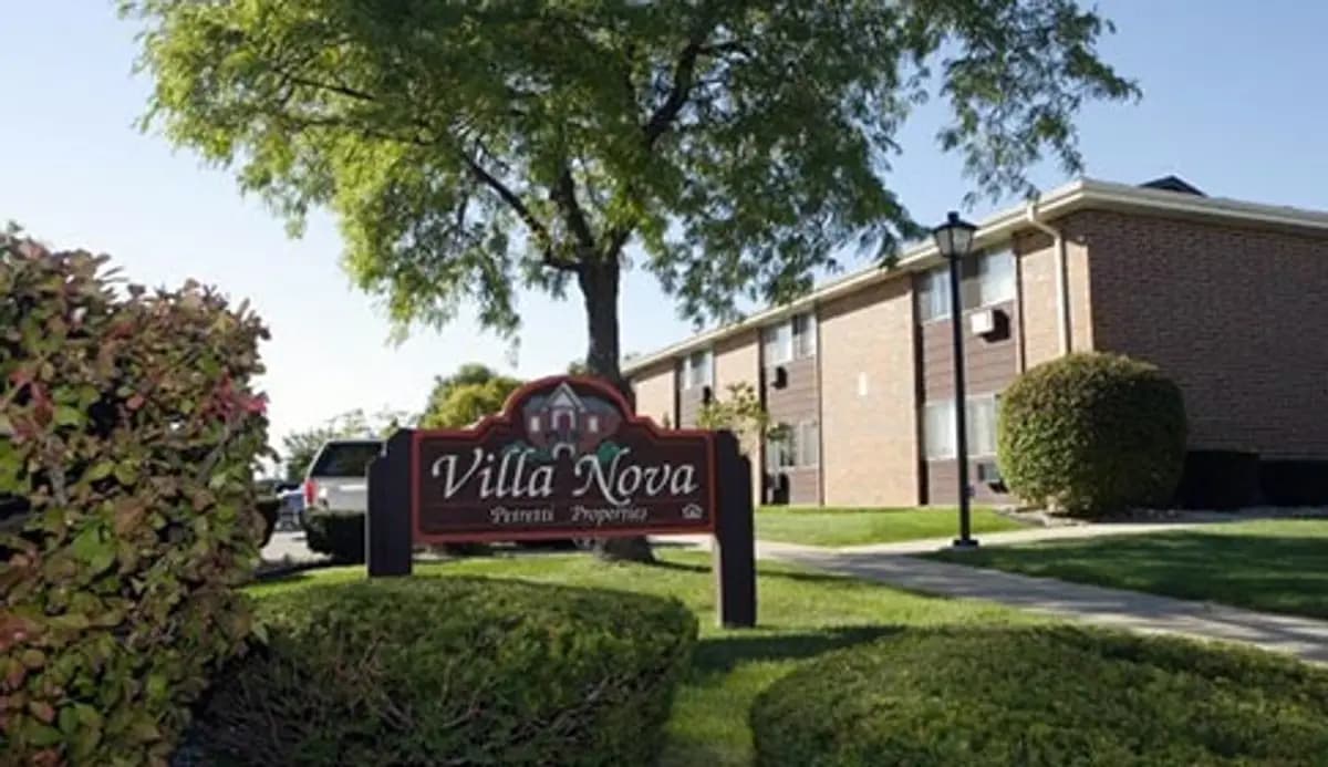 Kenosha apartments for rent - image - villa-nova-outside.jpg
