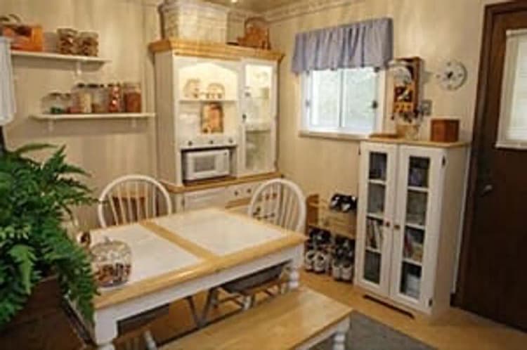 Kenosha apartments for rent - image - forest-court-3.jpg