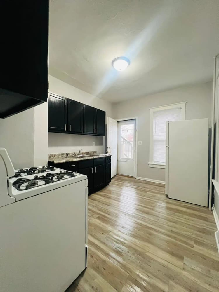 Kenosha apartments for rent - image - large (4).jpg