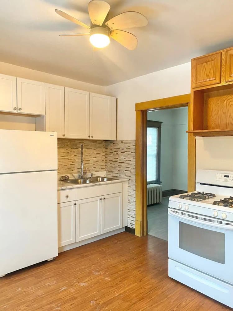 Kenosha apartments for rent - image - large (99).jpg