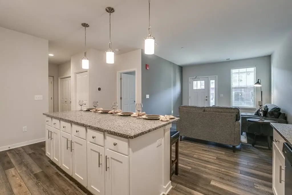 Market Square Apartments - Apartment - 6