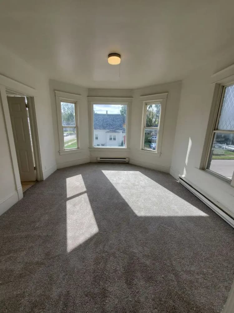 Kenosha apartments for rent - image - large (3).jpg