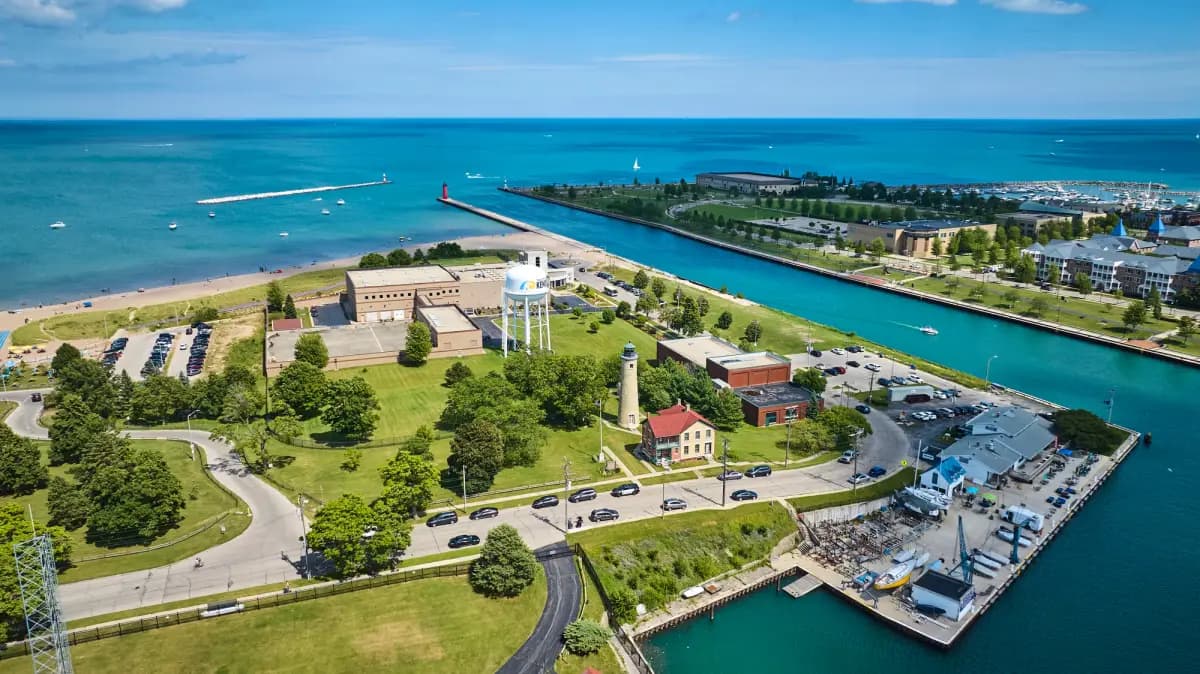 Kenosha apartments for rent - image - housing rental site city Image