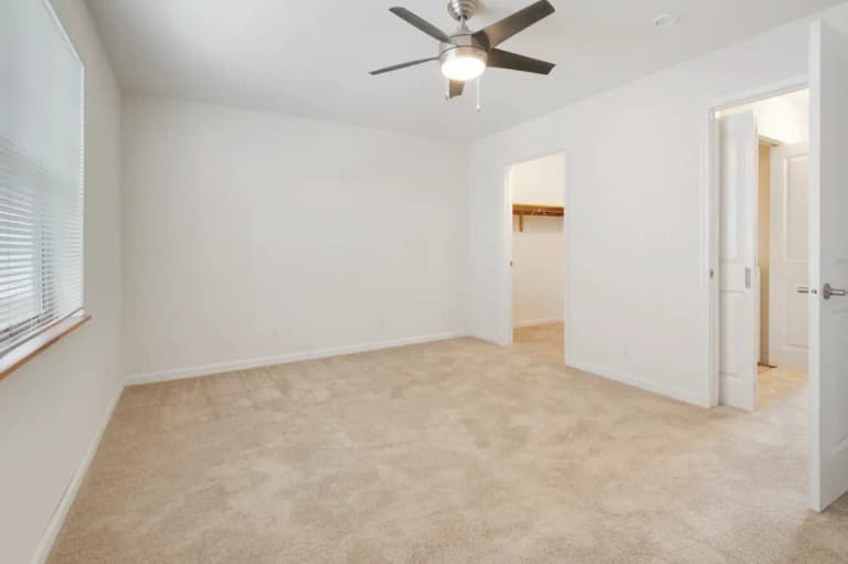 undefined apartments for rent - image - dsc_4722.webp