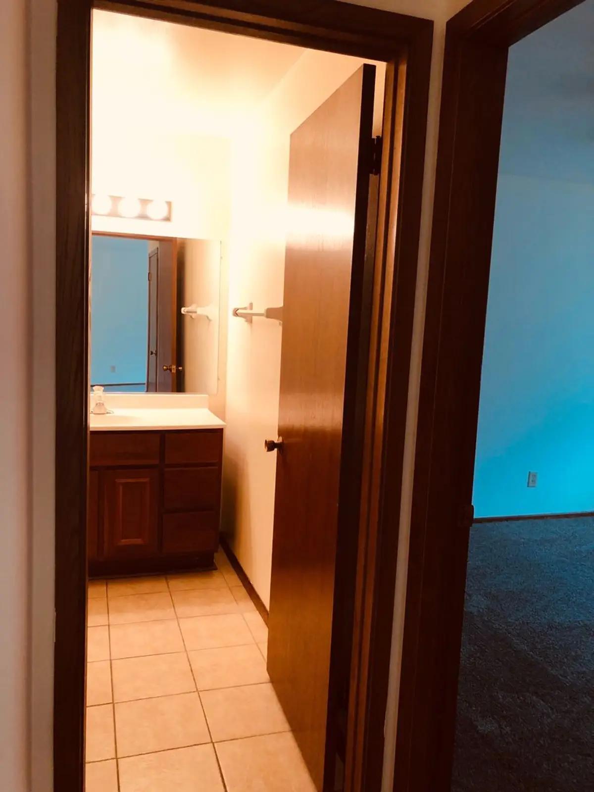 undefined apartments for rent - image - large (6).jpeg - 2