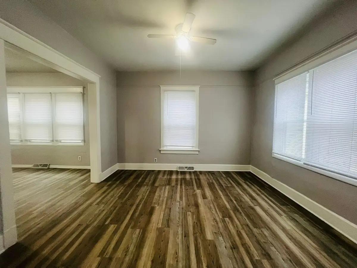 undefined apartments for rent - image - large (8).jpg - 1