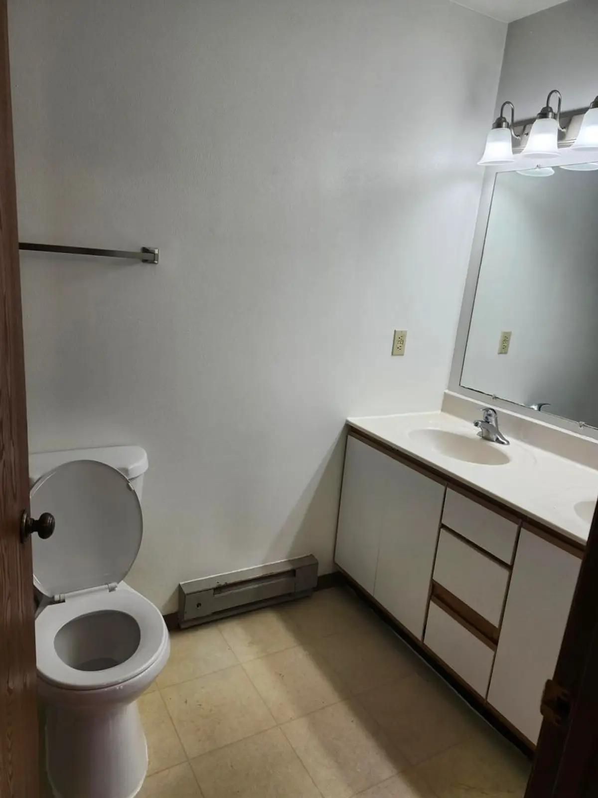 undefined apartments for rent - image - large (31).jpg2