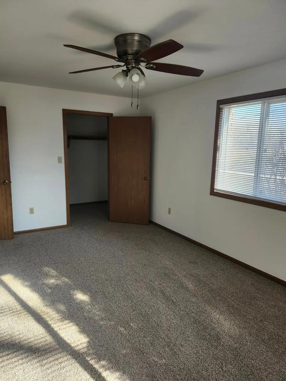 undefined apartments for rent - image - large (33).jpg0