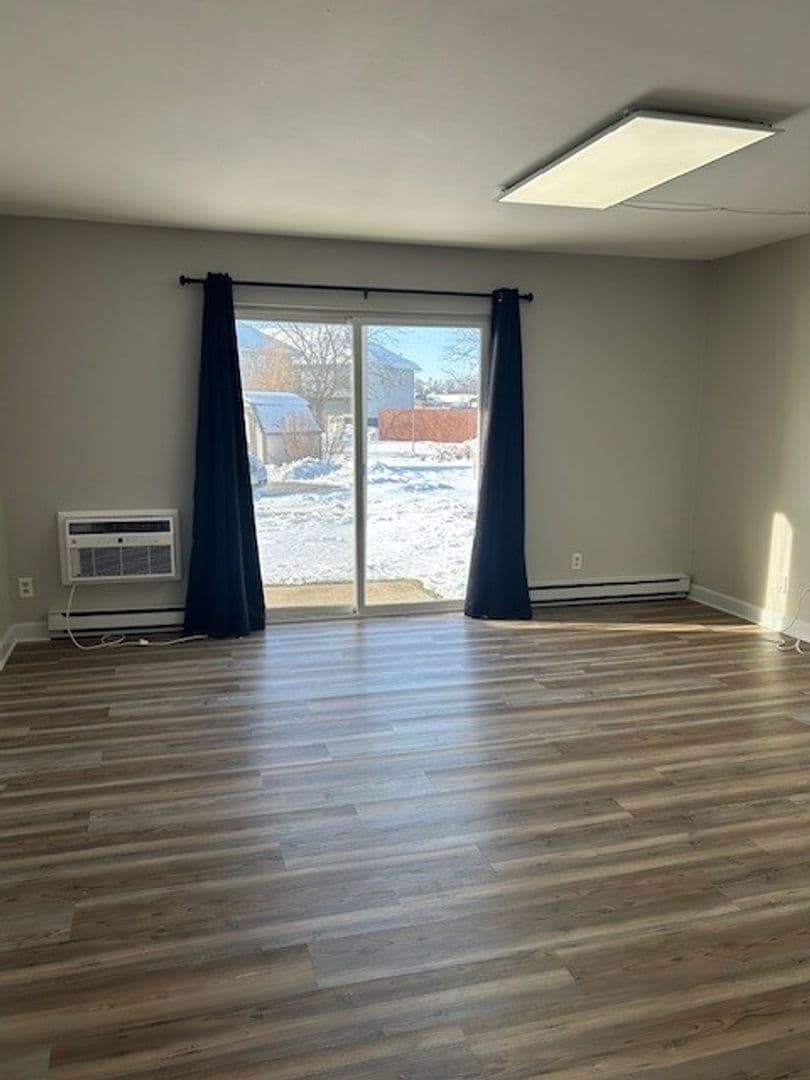 Somers Apartments - Apartment - 11