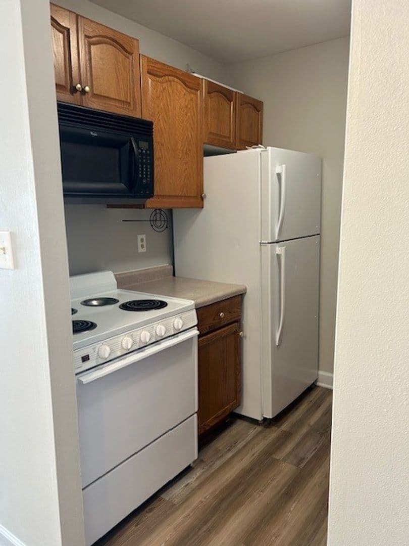 Somers Apartments - Apartment - 10