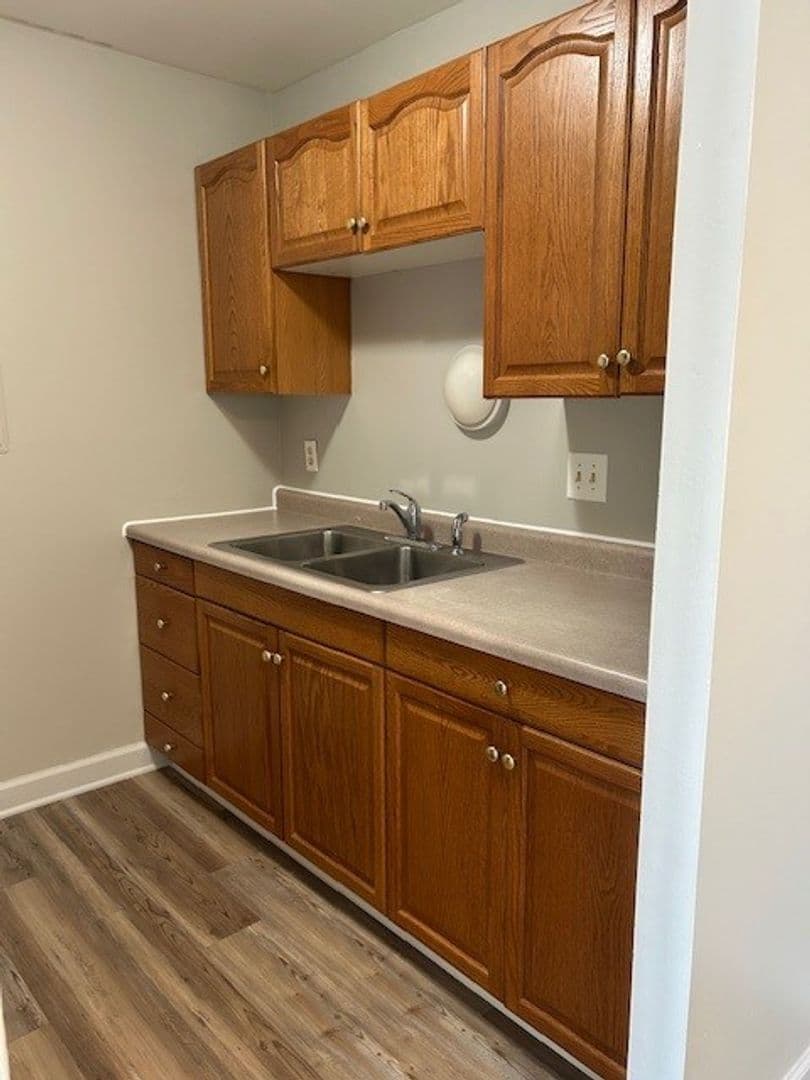 Somers Apartments - Apartment - 8