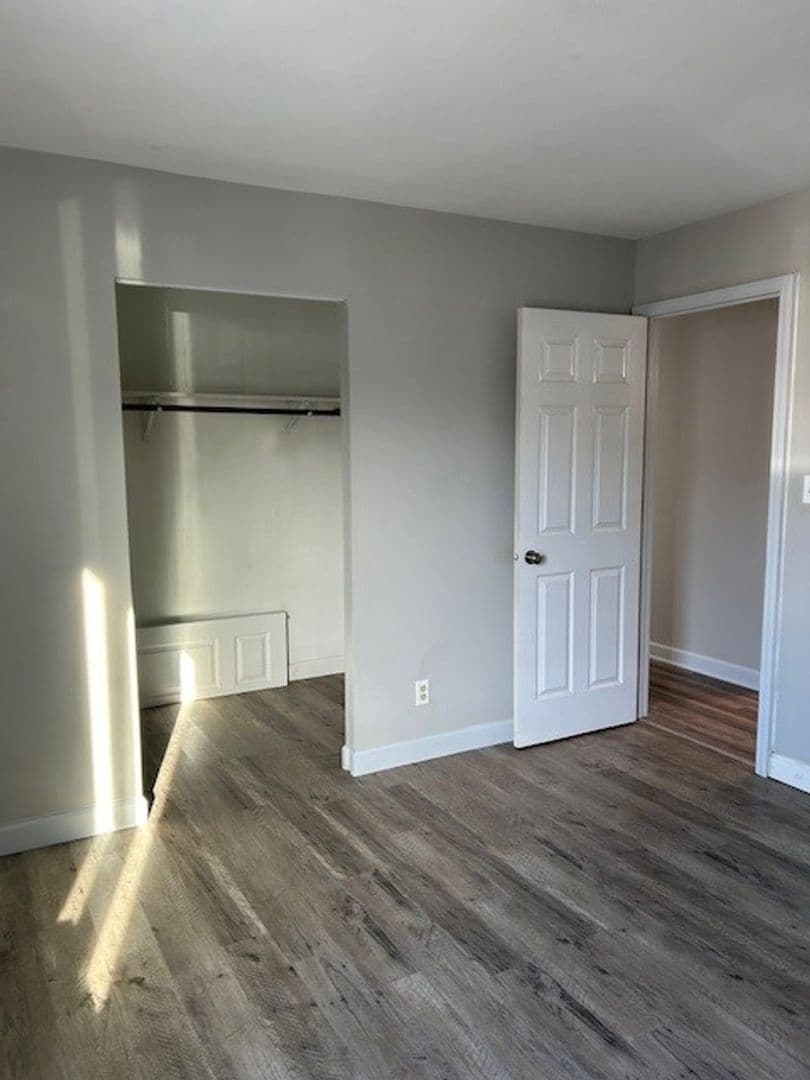 Somers Apartments - Apartment - 4