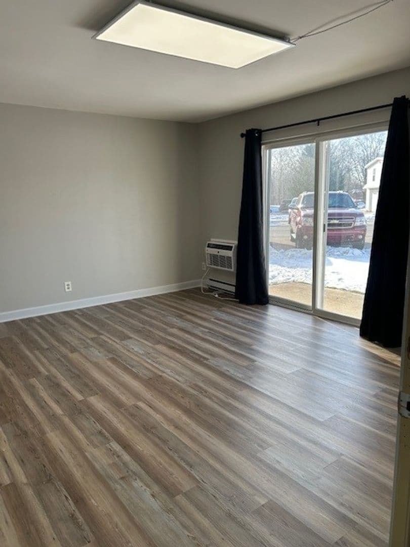 Somers Apartments - Apartment - 12