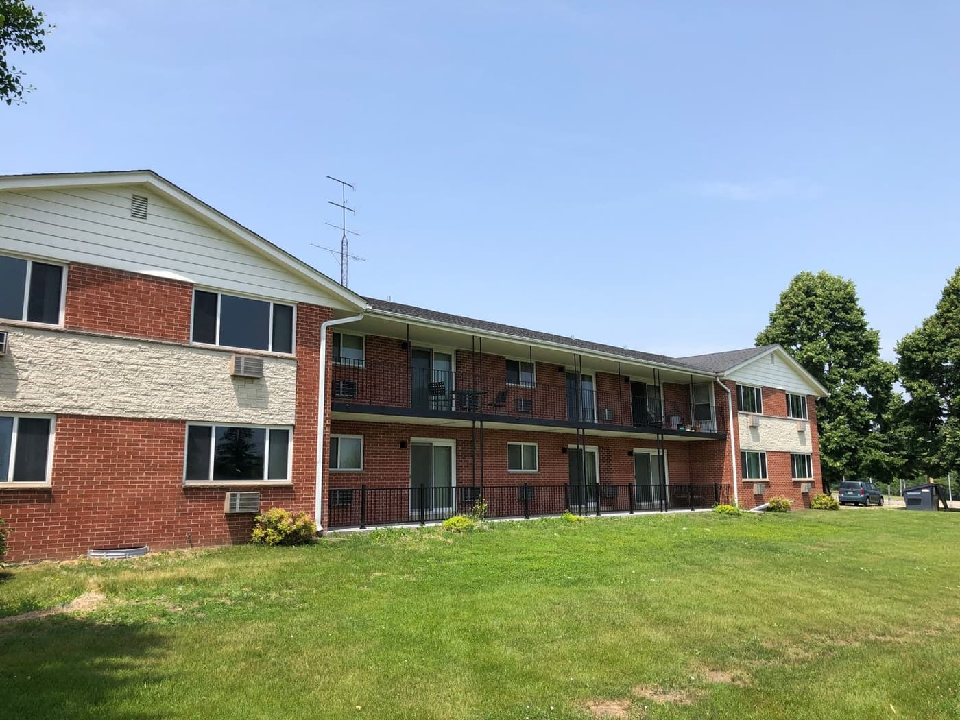 undefined apartments for rent - image - large (1).jpg - 3