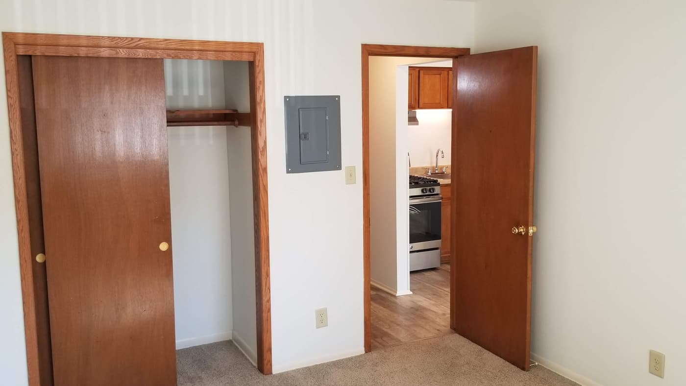 undefined apartments for rent - image - large (15).jpg - 3