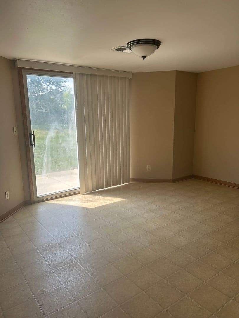 undefined apartments for rent - image - large (3).jpeg - 2