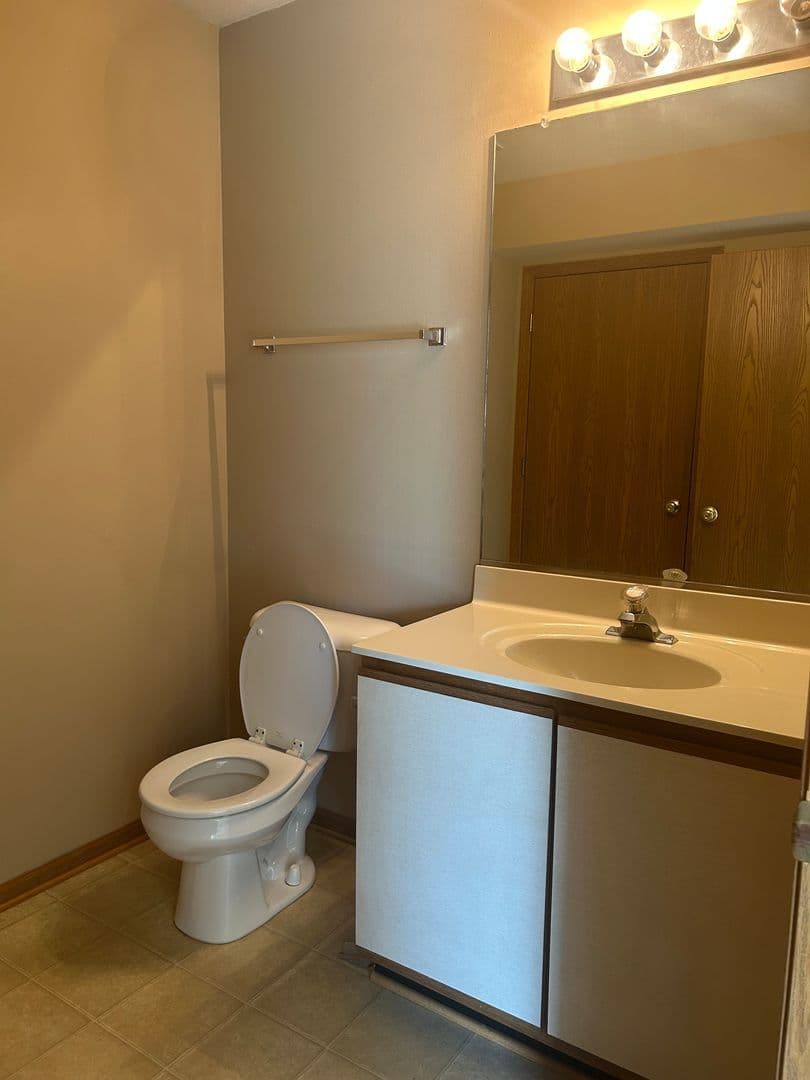 undefined apartments for rent - image - large (4).jpeg - 3