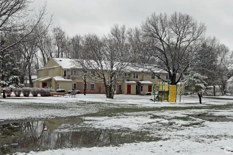 Kenosha apartments for rent - image - sheridan-meadows-kenosha-wi-building-photo.jpg