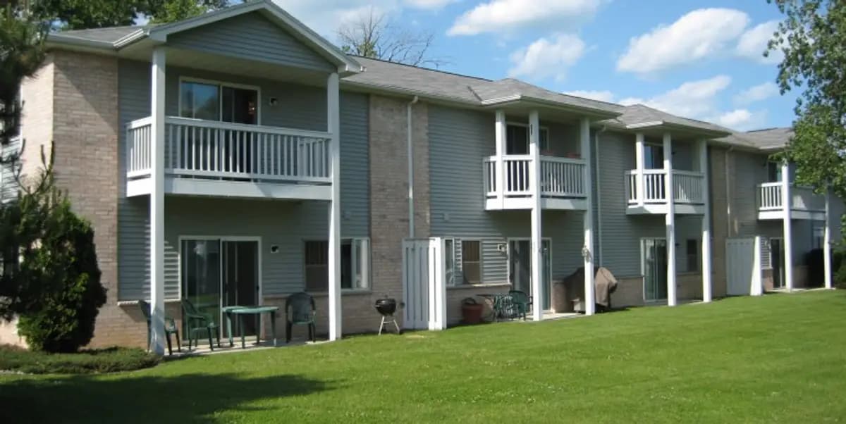 Kenosha apartments for rent - image - bayside-townhomes-1669151044050.jpeg