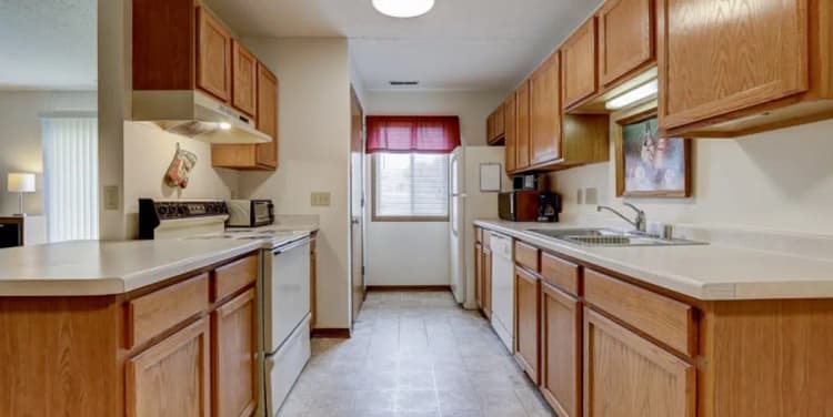 Kenosha apartments for rent - image - bayside-townhomes-1669151046346 (1).jpeg