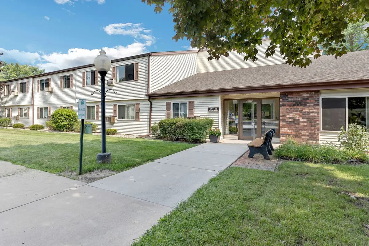undefined apartments for rent - image - 245Fk2upQfQyT-P1000810.jpg