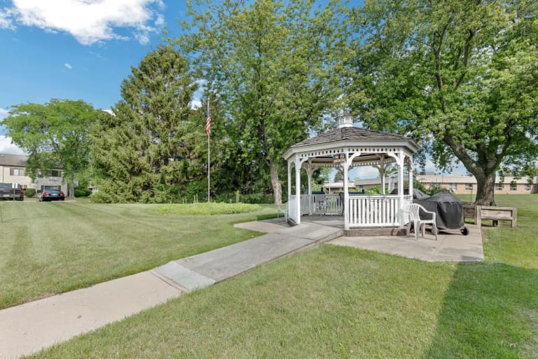 undefined apartments for rent - image - 245Fk2upQfQyT-P1000830.jpg