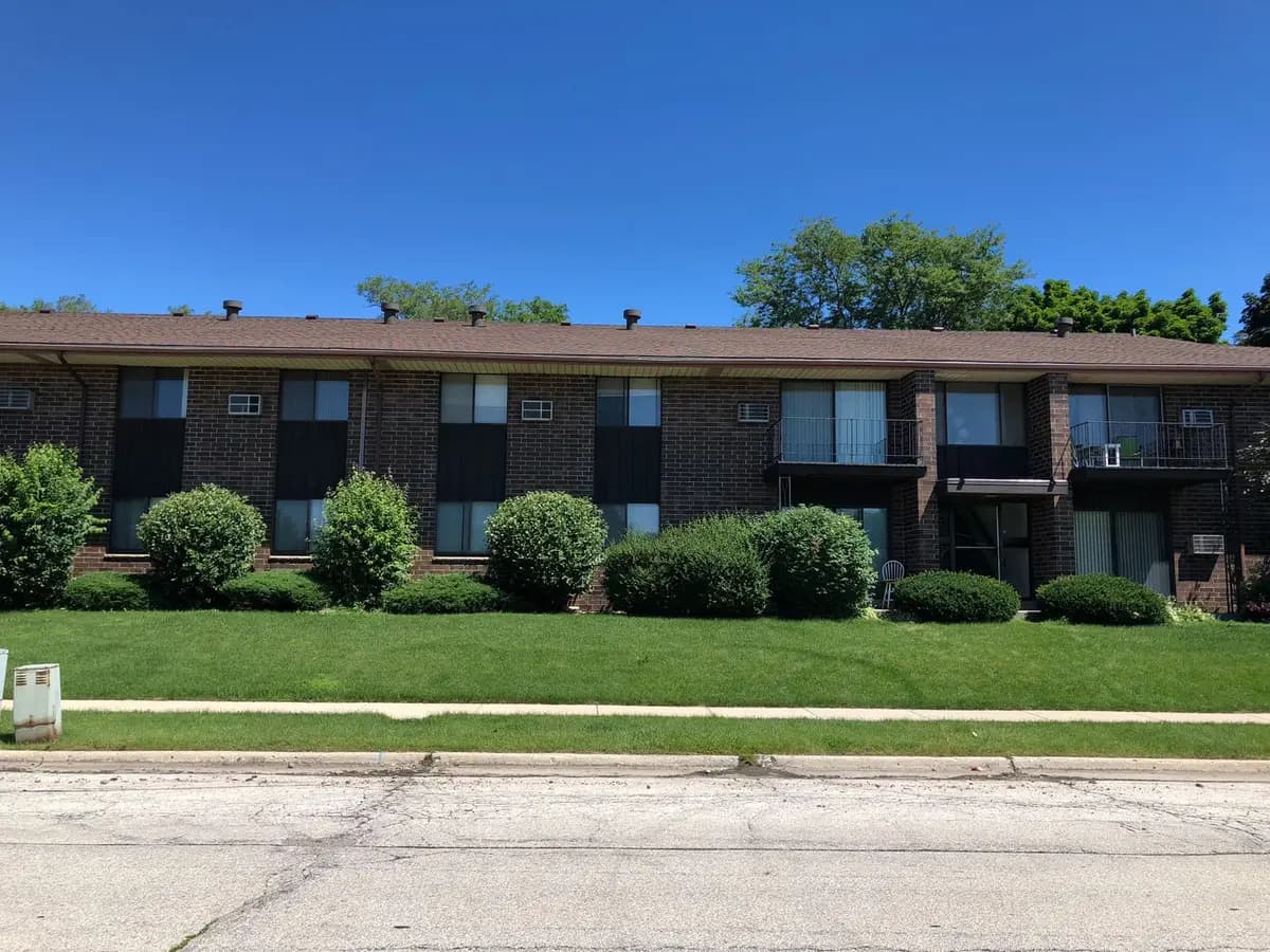Kenosha apartments for rent - Property image - Grandview Apartments - 1