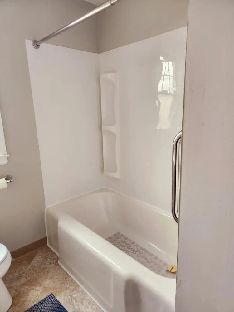 Kenosha apartments for rent - image - fc8d2d549722491f6899a66a149a8227-full.webp