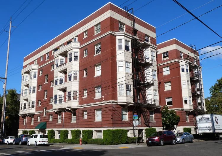 Kenosha apartments for rent - image - American_Apartment_Building_-_Portland_Oregon.jpg