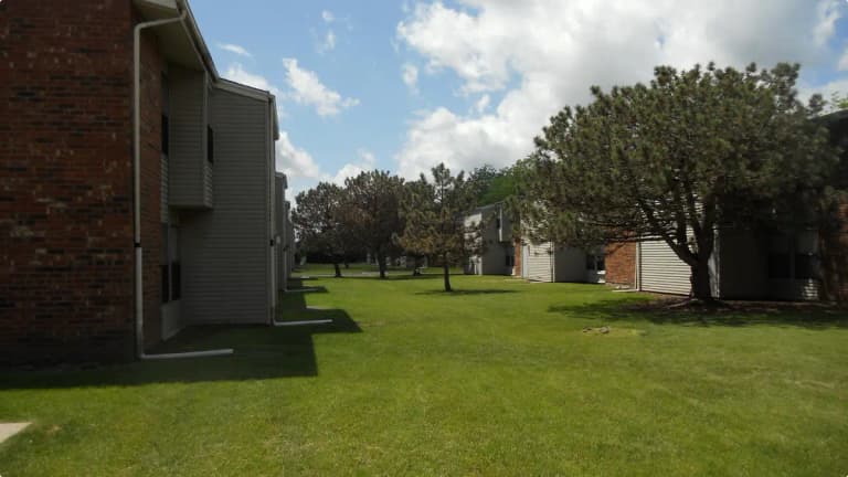 undefined apartments for rent - image - Screenshot 2024-09-05 at 13-49-16 Briarcliff Apartments - Apartments in Kenosha WI Apartments.com.png