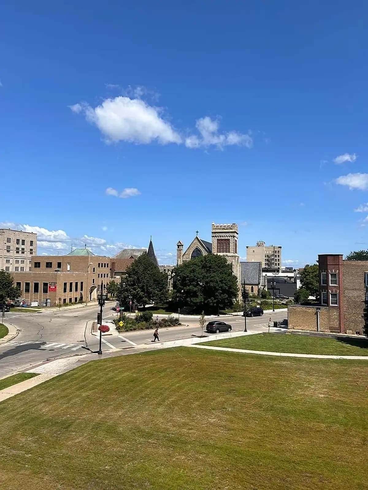 undefined apartments for rent - image - 46d7fe9a8bac986746aebba903b10d1b-uncropped_scaled_within_1536_1152.webp